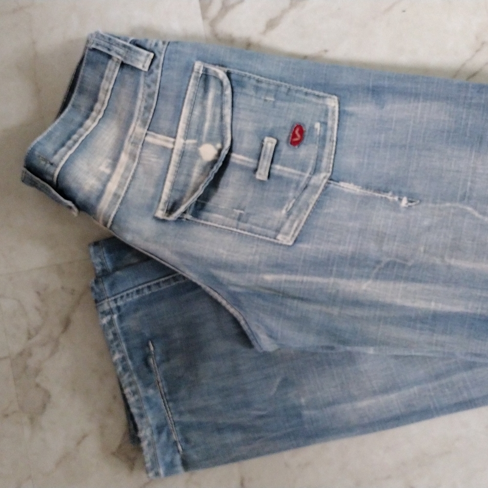 Virtual Jeans.